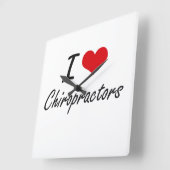 Horloge Carrée J'aime les chiropraticiens (Angle)