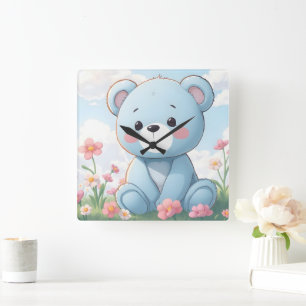 Horloge Carrée Joli petit ours en peluche bleu dans le jardin