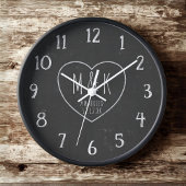 Horloge Carrée Juste Marié Rustic Heart Monogram Faux Chalkboard