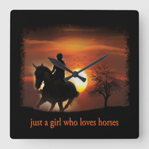Horloge Carrée juste une fille qui aime les chevaux