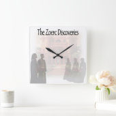 Horloge Carrée La couverture de The Zoerc Discoveries (Maison)