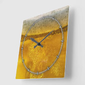 Horloge Carrée La Galaxie de la bière Festive est une étreinte cé (Angle)