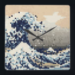 Horloge Carrée La Grande Vague de l'art Pixel Kanagawa 8 bits<br><div class="desc">La Grande Vague au large de Kanagawa (神 奈 川 沖 浪 裏) Vintage 8 Bits Pixel Tsunami Art.

Globe Trotters se spécialise dans l'imagerie idiosyncratique du monde entier. Vous y trouverez des cartes de voeux,  des cartes postales,  des affiches,  des mousepads et plus encore.</div>