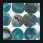 Horloge Carrée La Mer - cercles<br><div class="desc">La Mer III par Chariklia Zarris. Modelez que l'aquarelle bleuâtre de caractéristiques entoure.</div>