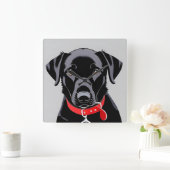 Horloge Carrée Labrador noir avec collier rouge (Maison)