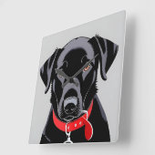 Horloge Carrée Labrador noir avec collier rouge (Angle)