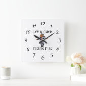 Horloge Carrée Law & Order Clock (Maison)
