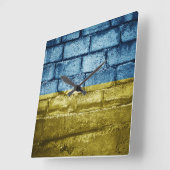 Horloge Carrée Le drapeau ukrainien sur le mur (Angle)