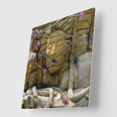 Horloge Carrée Le visage de grès de Lyme (Angle)