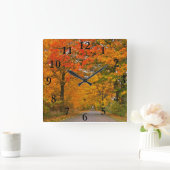 Horloge Carrée Les arbres colorés d'automne (Maison)