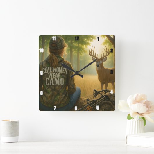 HORLOGE CARRÉE "LES FEMMES VÉRITABLES PORTENT LE CAMO (Maison)