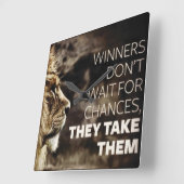 Horloge Carrée Les gagnants ont des chances - Motivationnel (Angle)