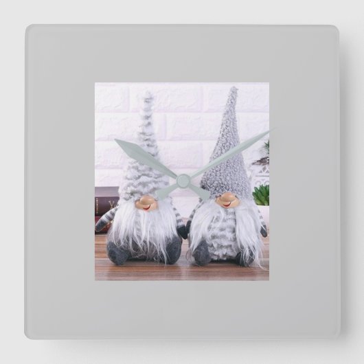 HORLOGE CARRÉE LES GNOMES FINLANDAIS SONT BEAUX ET CUITS (Recto)