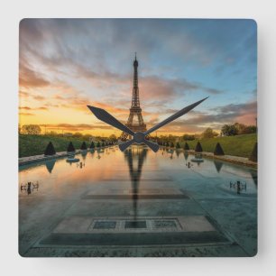Horloge Carrée Les monuments   Tour Eiffel