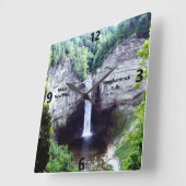 Horloge Carrée L'horloge ITHACA TUGHANNOCK TOMBE (Angle)