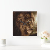 Horloge Carrée Lion contre le ciel orageux (Maison)
