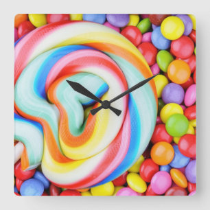 Horloge Carrée Lucette rayée et je-sais-tout multicolores