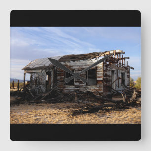 Horloge Carrée Maison Abandonnée À Kelso, Californie