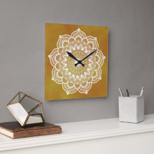 Horloge Carrée Mandala blanc sur fond doré