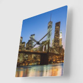 Horloge Carrée Manhattan et Brooklyn Bridge à Dusk (Angle)