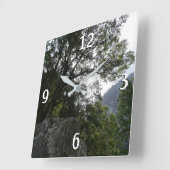 Horloge Carrée Matin sur le sentier à Vernal Falls à Yosemite (Angle)