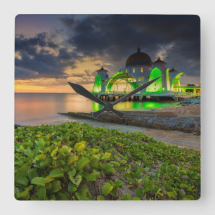 Horloge Carrée Melaka pendant le coucher du soleil   Masjid Selat