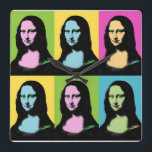 Horloge Carrée Mona Lisa - Style Pop Art<br><div class="desc">Mona Lisa est stylisée dans Pop Art et Son célèbre sourire est également coloré. Pour les amateurs de Pop Art. En ce qui concerne la peinture de Léonard de Vinci,  voici Art Revisité !</div>
