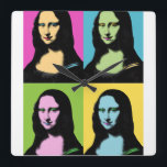 Horloge Carrée Mona Lisa - Style Pop Art<br><div class="desc">Mona Lisa est stylisée dans Pop Art et Son célèbre sourire est également coloré. Pour les amateurs de Pop Art. En ce qui concerne la peinture de Léonard de Vinci, voici Art Revisité !</div>