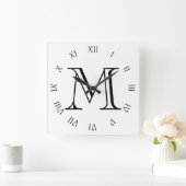 Horloge Carrée Monogram Black Script Roman Numbers (Maison)