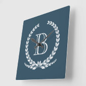 Horloge Carrée Monogram design (Angle)