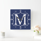 Horloge Carrée Monogramme bleu marine chic (Maison)