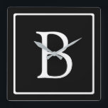 Horloge Carrée Monogramme classique simple | Texte noir et blanc<br><div class="desc">Minimal et classe.</div>