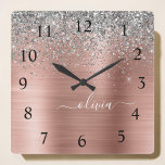 Horloge Carrée Monogramme de Parties scintillant d'argent en méta<br><div class="desc">Or rose - Blush Rose et Argent Faux Foil Parties scintillant étincelante métallique brossé Monogramme Nom Horloge. Cela rend le cadeau parfait pour 16 ans,  mariage,  douche nuptiale,  anniversaire,  baby shower ou bachelorette pour quelqu'un qui aime le luxe glam et les styles chic.</div>