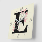 Horloge Carrée Monogramme E avec fleurs roses (Angle)