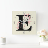 Horloge Carrée Monogramme E avec fleurs roses (Maison)