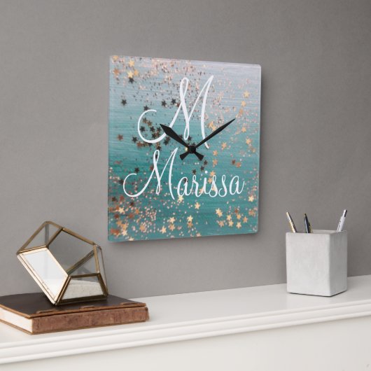 Horloge Carrée Monogramme Gold Stars sur Turquoise (Bureau)