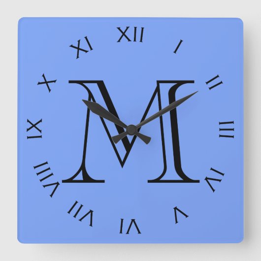 Horloge Carrée Monogramme noir chiffres romains sur bleu wccnt (Recto)