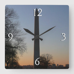 Horloge Carrée Monument Washington au coucher du soleil à DC