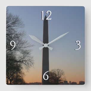 Horloge Carrée Monument Washington au coucher du soleil à DC