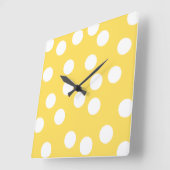 Horloge Carrée Motif Big Dot jaune et blanc. (Angle)