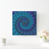 Horloge Carrée Motif bleu de fractale de paon (Maison)