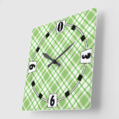 Horloge Carrée Motif de chèque en diagonale vert clair (Angle)