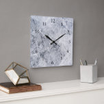 Horloge Carrée Motif gris élégant de roche de sembler en pierre<br><div class="desc">Horloge murale élégante et élégante moderne de motif de regard de pierre de blanc gris.</div>