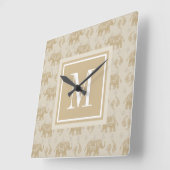 Horloge Carrée Motif kaki de caravane d'éléphant du monogramme | (Angle)