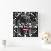 Horloge Carrée Mots Motivateurs - Seul Le Travail Dur Compte (Maison)