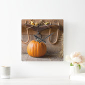 Horloge Carrée Musée des Agriculteurs. Citrouille en grange avec (Maison)