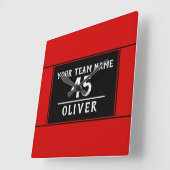 Horloge Carrée Noir rouge avec numéro de nom d'équipe (Angle)