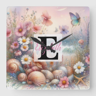 Horloge Carrée Nom du monogramme sur l'aquarelle Fleurs coquillag