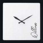 Horloge Carrée Nom personnalisé du script moderne<br><div class="desc">Cadeaux de nom minimaliste moderne personnalisé Ce design présente un nom personnalisé en noir moderne écriture manuscrite police sur arrière - plan blanc.</div>