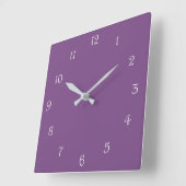 Horloge Carrée Numéros de script blanc sur wccn mauve (Angle)